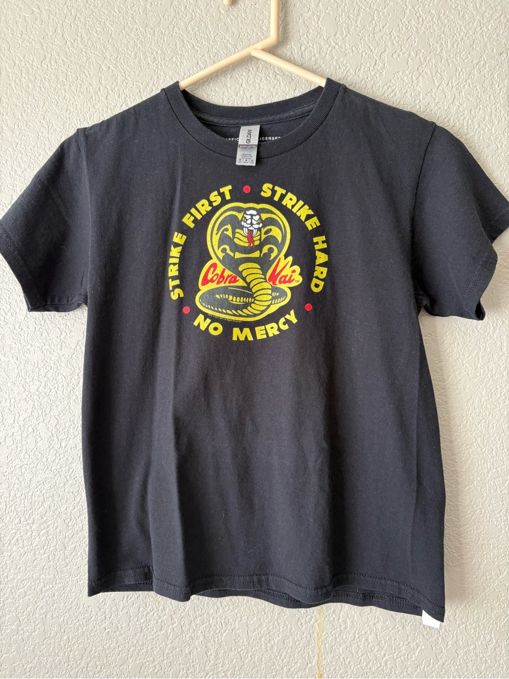 Gildan Black Kids' Graphic Tee with Yellow & Red Cobra Snake Design